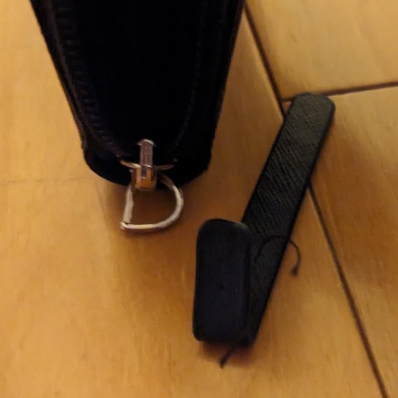 Kate Spade - Black and Silver Glitter Stripe Continental Wallet w/ Gold Hardware - Picture 4 of 4